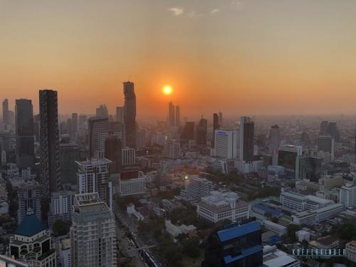 Sonnenuntergang Banyan Tree Hotel Vertigo Bar