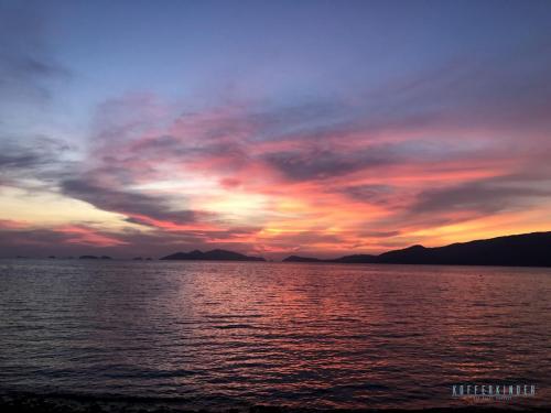 Sonnenuntergang auf einer Insel in der nähe von Koh Lipe