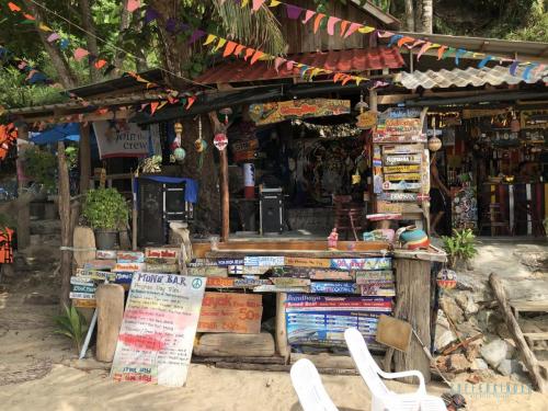 Mong Bar Koh Mook